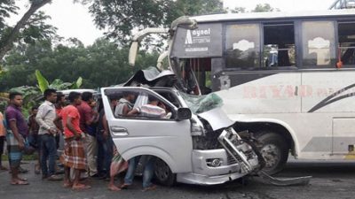 নরসিংদীতে বরযাত্রীবাহী মাইক্রো ও বাসের মধ্যে সংঘর্ষে নিহত ৭