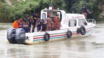 তুরাগ নদী, প্রাইভেটকার, ট্যাক্সিক্যাব, সালেহপুর ঘটনা, সাভার সংবাদ, আমিনবাজার সংবাদ, তুরাগে ট্যাক্সিক্যাবের সন্ধান মেলেনি এখনও